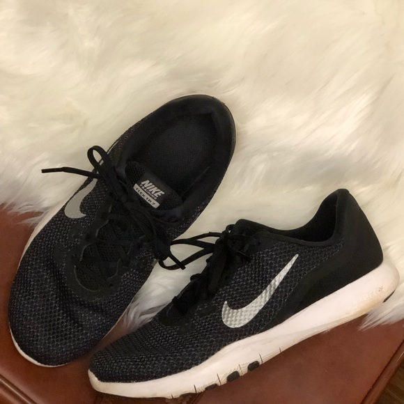 Nike Training Flex TR 7 Black w/ silver detail Size Women’s 7.5 Wide - Picture 4 of 6